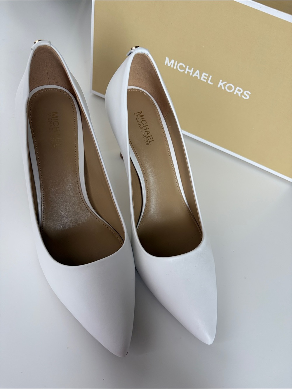 Michael Kors White Pointed Toe Leather Pumps